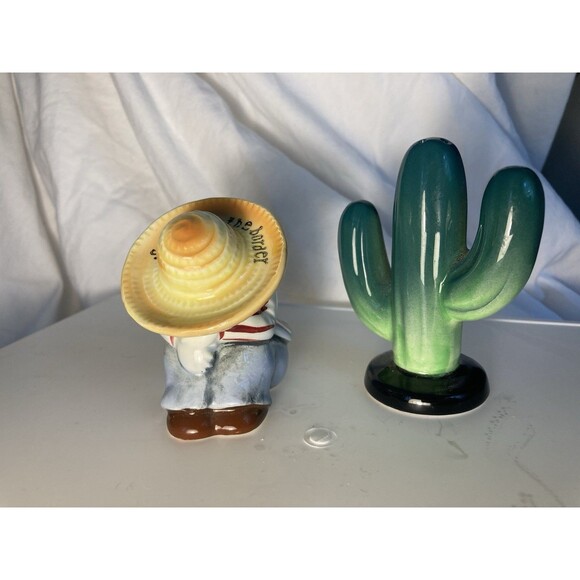 Vintage ‘south of The Border’ Souvenir S. Carolina Salt & Pepper Shakers cactus - Picture 1 of 6